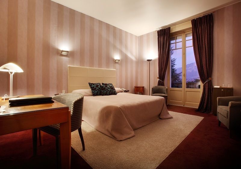 Hotel Ombremont Jean-Pierre Jacob 勒伯吉特杜拉克 外观 照片