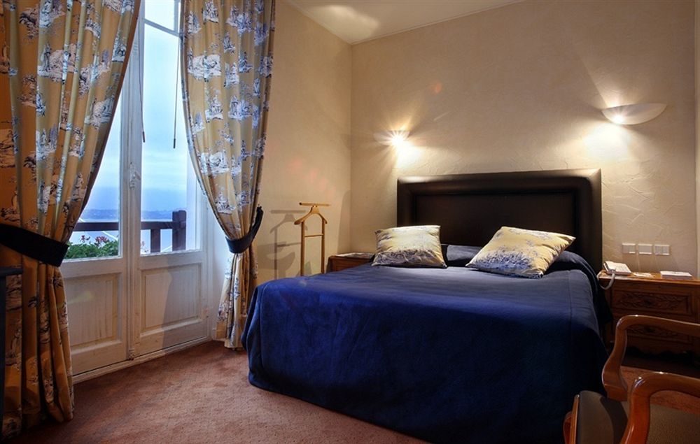 Hotel Ombremont Jean-Pierre Jacob 勒伯吉特杜拉克 外观 照片