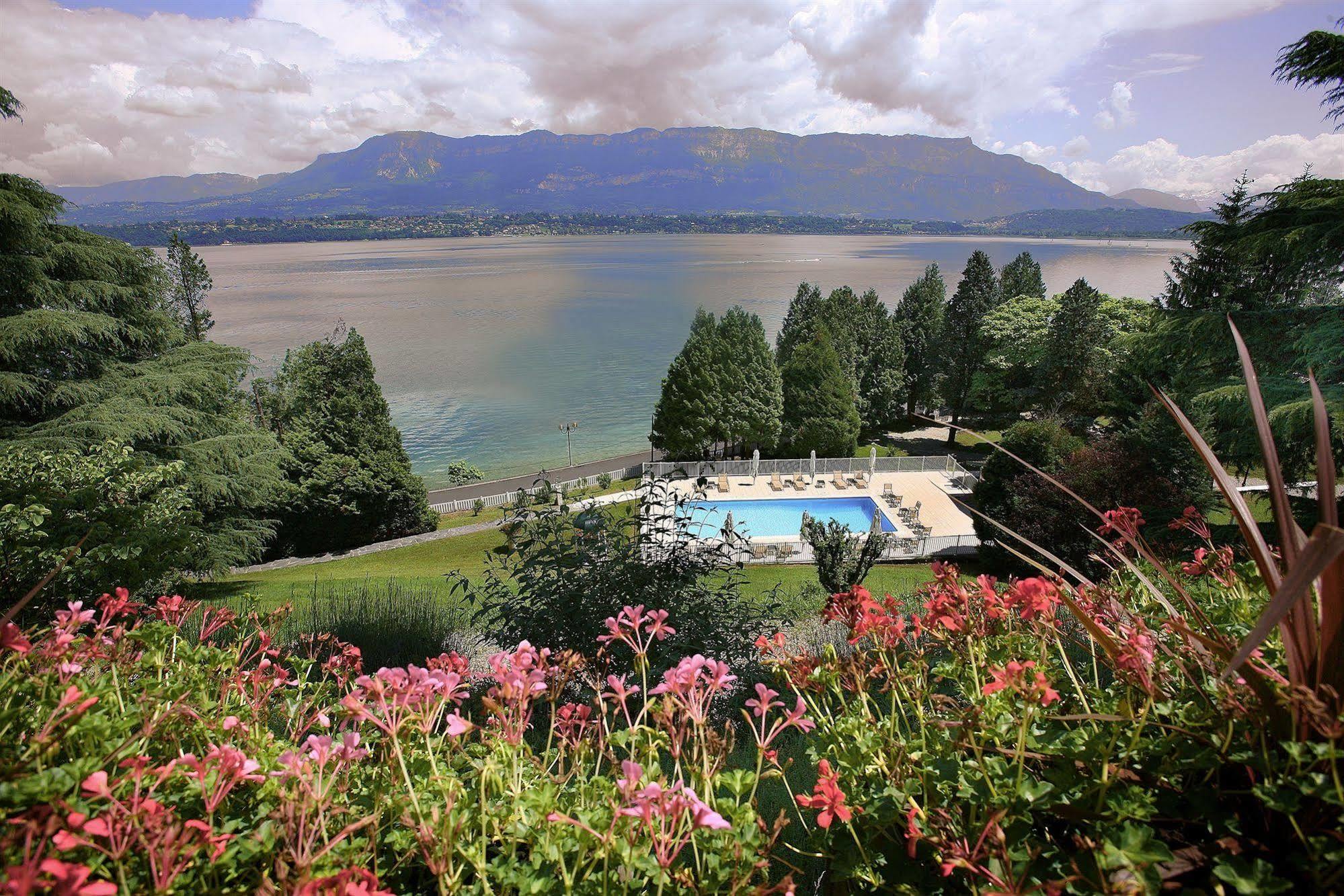 Hotel Ombremont Jean-Pierre Jacob 勒伯吉特杜拉克 外观 照片