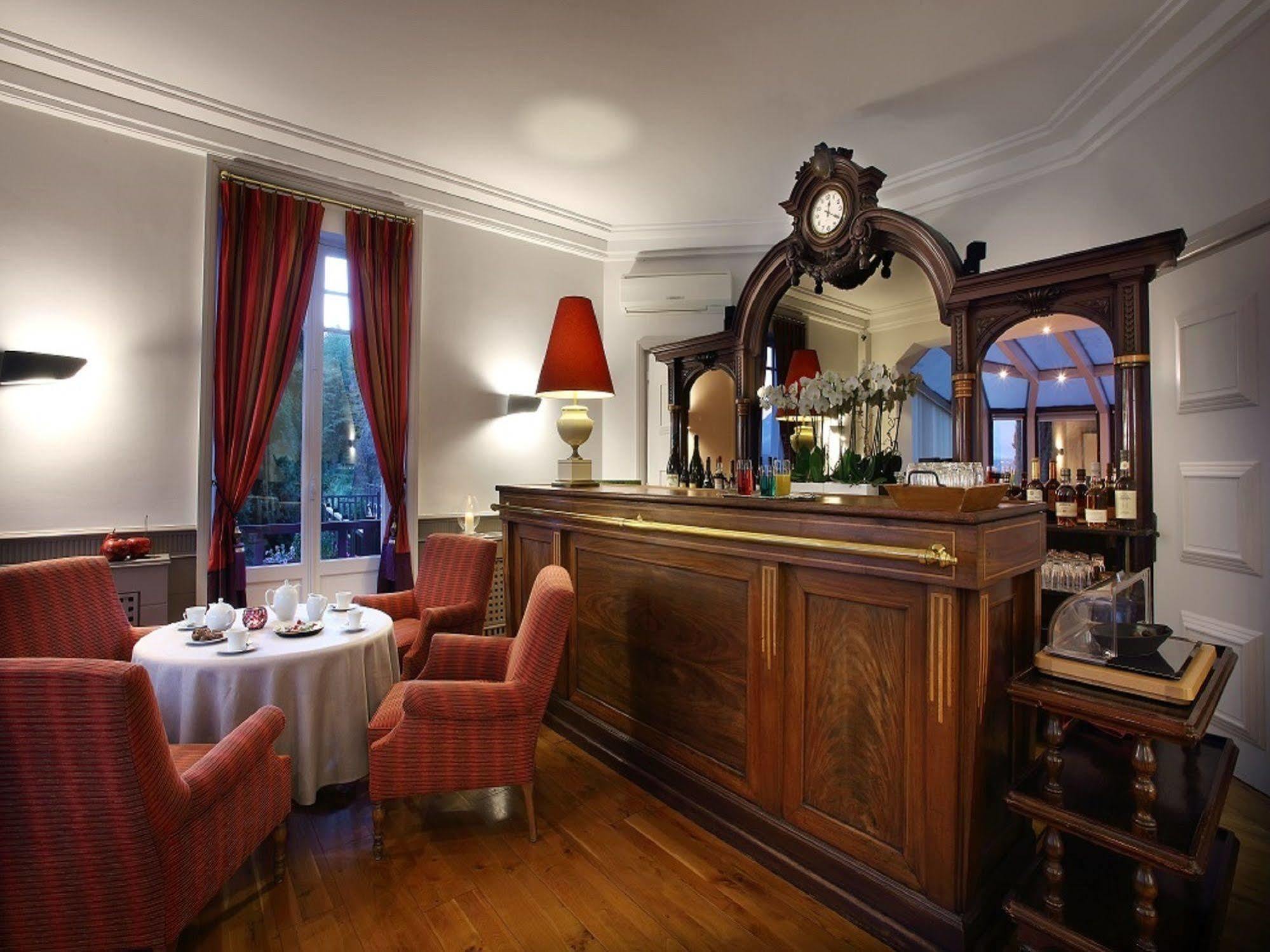 Hotel Ombremont Jean-Pierre Jacob 勒伯吉特杜拉克 外观 照片