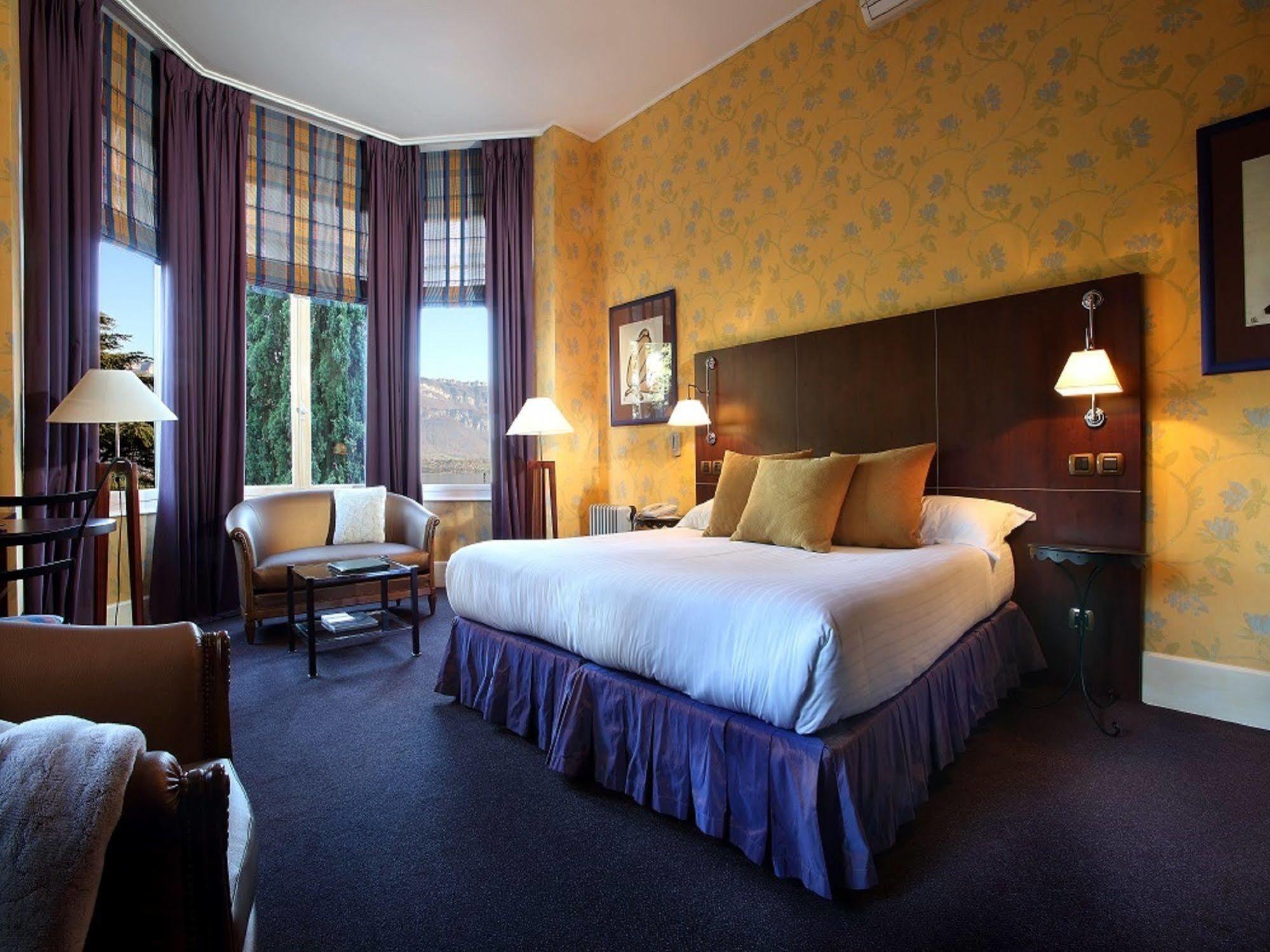 Hotel Ombremont Jean-Pierre Jacob 勒伯吉特杜拉克 外观 照片